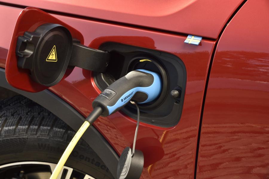 Детали экстерьера Volvo XC40 T5 Plug-in Hybrid 2019 года  (WW) (фото 13 из 24)